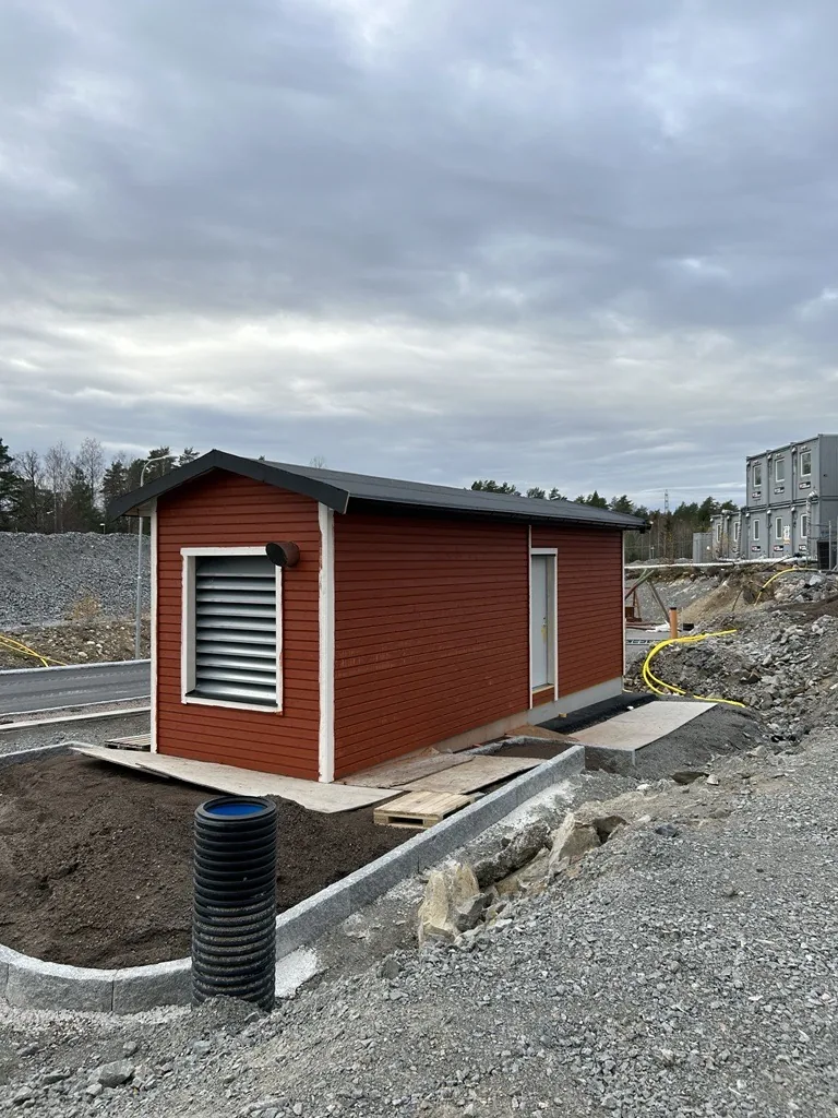 Reservkraftsstation i containerlösning anpassad efter omgivningen